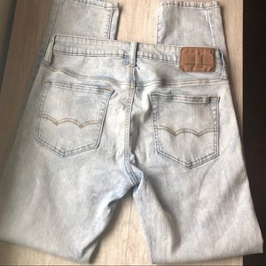 American Eagle Light Wash Skinny Jean